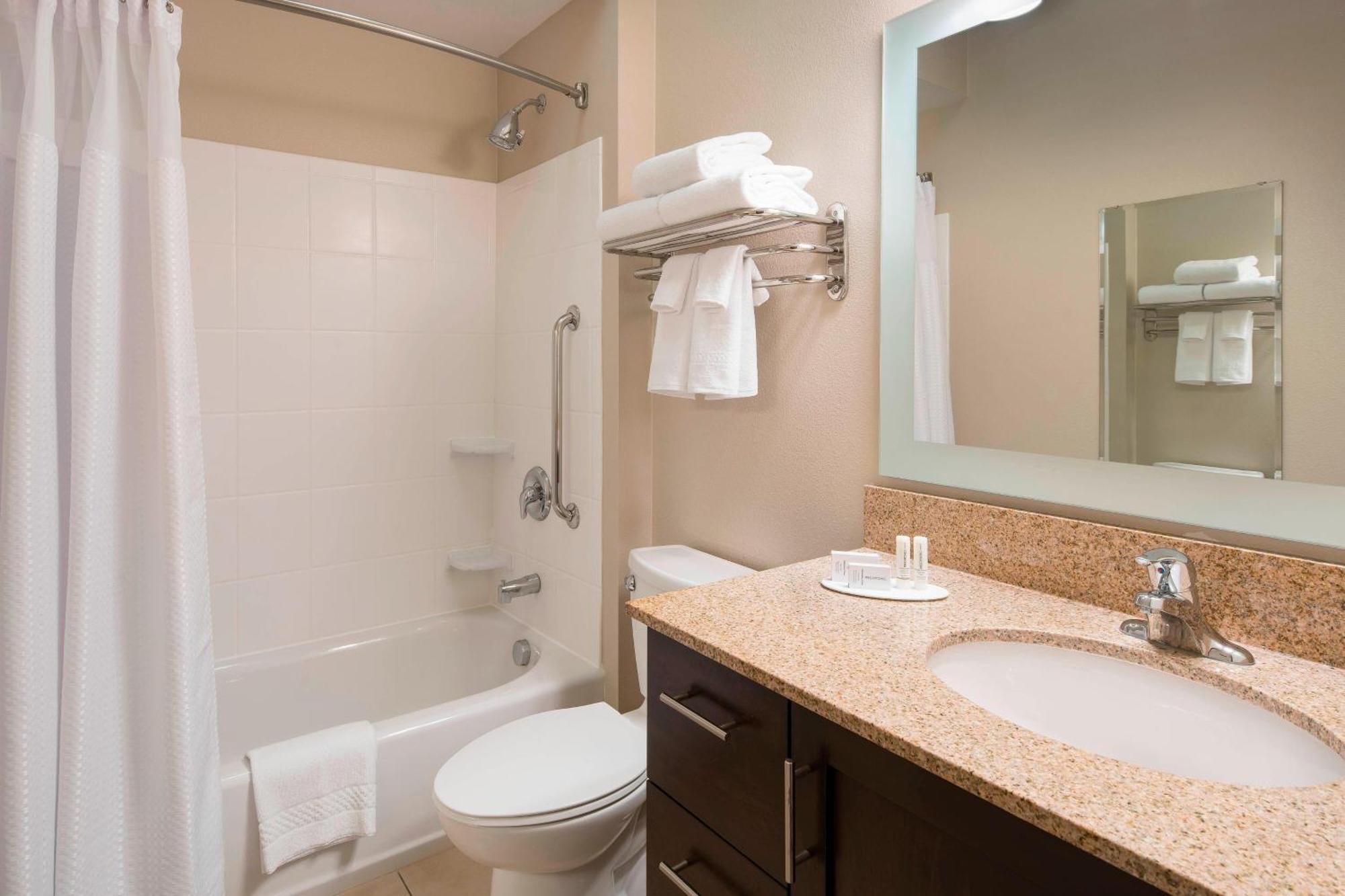 Towneplace Suites By Marriott San Diego Carlsbad / Vista Exterior foto
